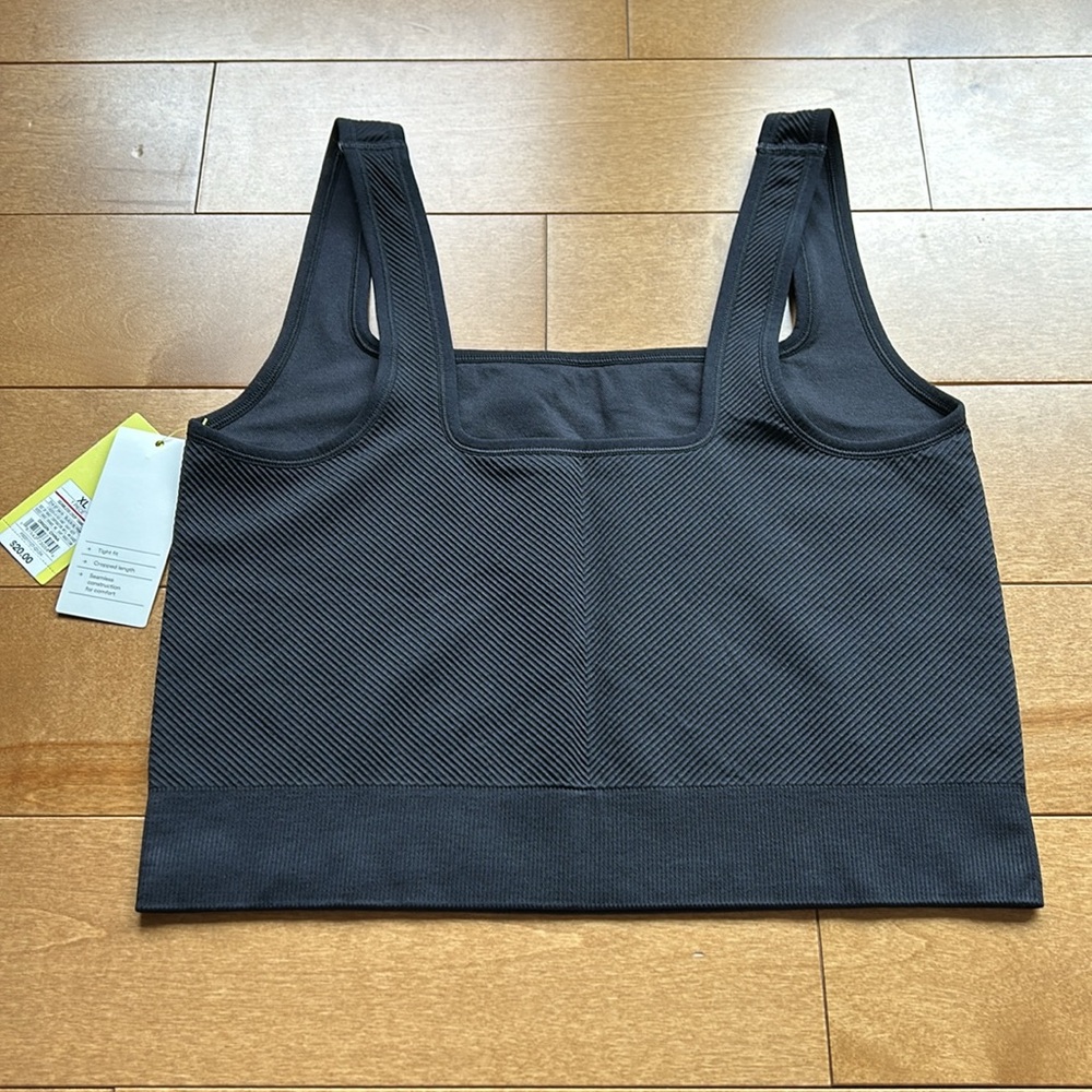 NWT Seamless all in motion Crop Tank - Picture 2 of 4